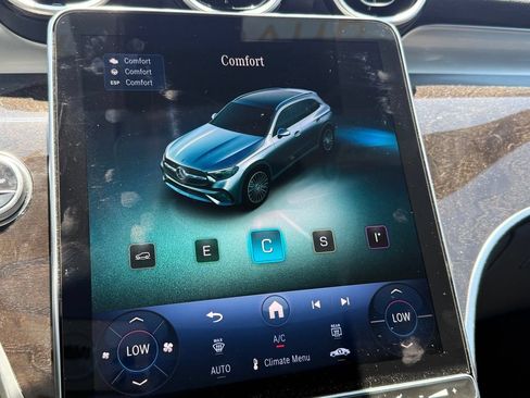 Used 2026 Mercedes-Benz GLC 300 4MATIC image 25