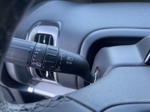 New 2025 Ford Expedition Active image 32