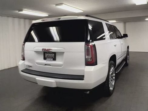 Certified 2017 GMC Yukon SLT w/ Premium Edition AWD/4WD image 8