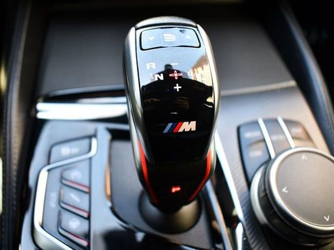 Used 2020 BMW M5 w/ Executive Package image 40