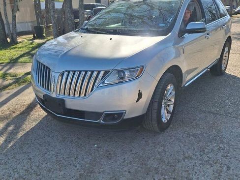 Used 2013 Lincoln MKX image 12