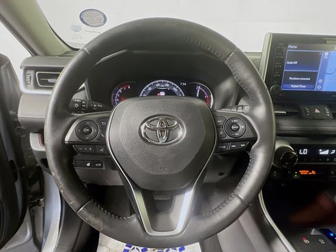 Used 2019 Toyota RAV4 Limited w/ Cold Weather Package FWD image 17