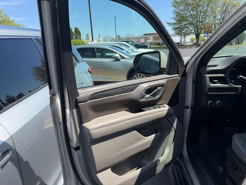 Used 2021 GMC Yukon SLT w/ SLT Luxury Plus Package AWD/4WD image 10