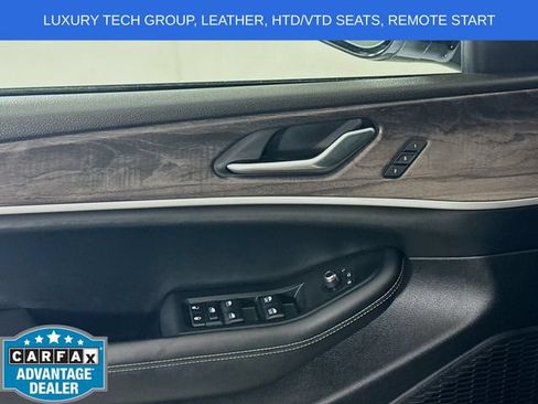 Used 2023 Jeep Grand Cherokee Limited w/ Luxury Tech Group II AWD/4WD image 18