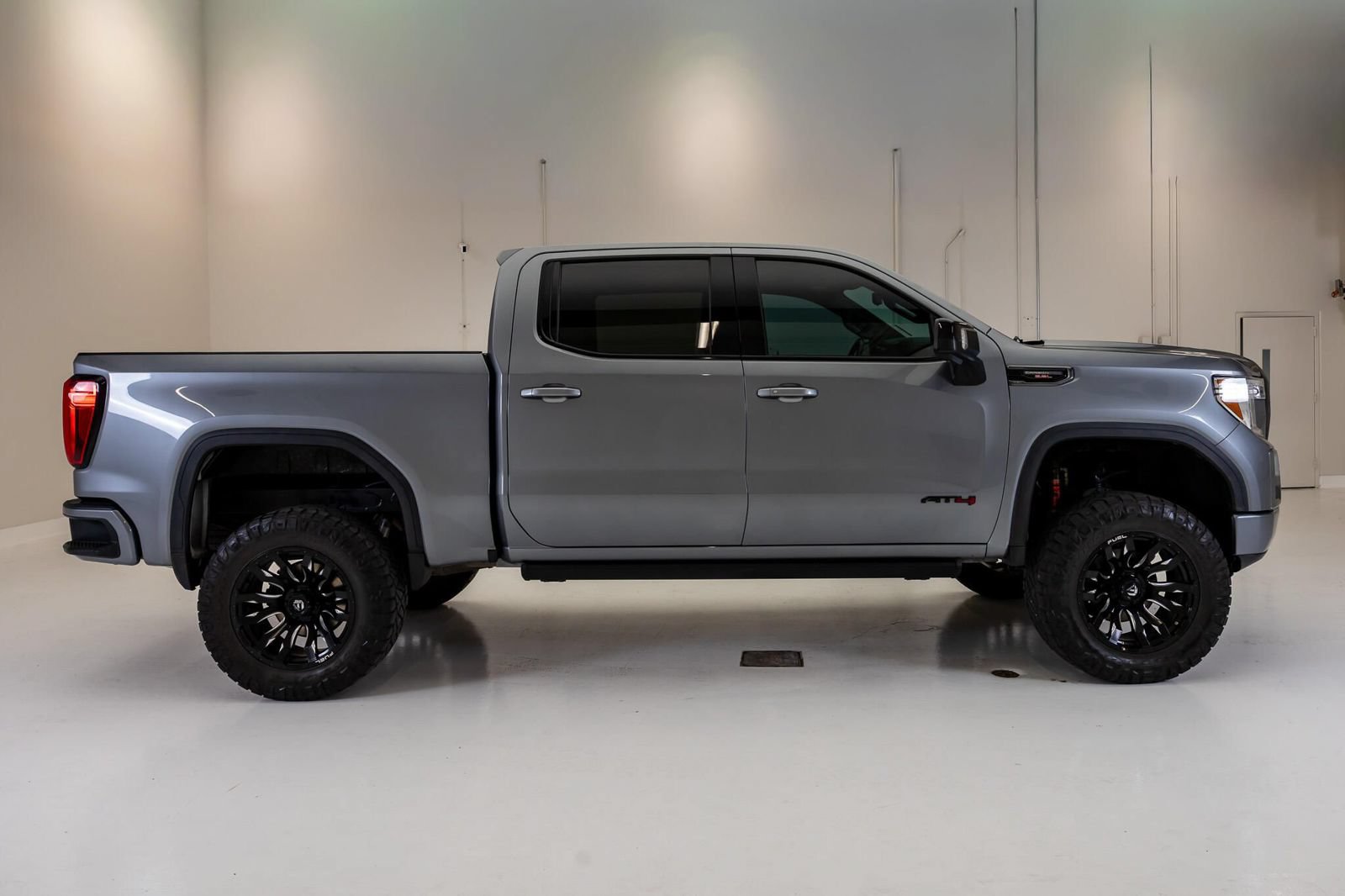 Used 2020 GMC Sierra 1500 AT4 w/ AT4 Premium Package AWD/4WD image 10