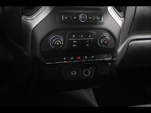 Used 2020 Chevrolet Silverado 1500 Custom w/ Custom Value Package AWD/4WD image 15