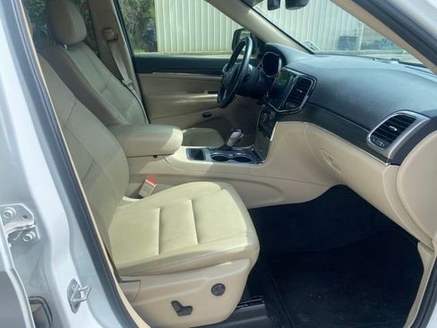 Used 2022 Jeep Grand Cherokee Limited w/ Tech Group image 36