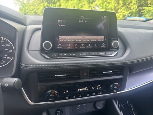 Used 2025 Nissan Rogue SV AWD/4WD image 17