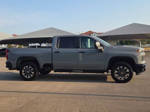 Used 2025 Chevrolet Silverado 2500 Custom w/ Custom Value Package AWD/4WD image 9