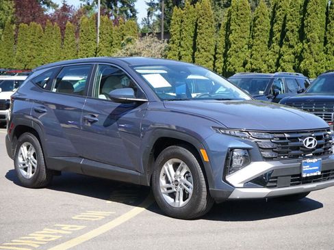 Used 2025 Hyundai Tucson SE FWD image 4