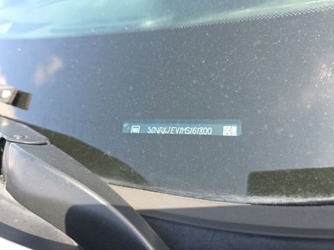 Used 2021 Chevrolet Equinox LT w/ Driver Convenience Package image 10