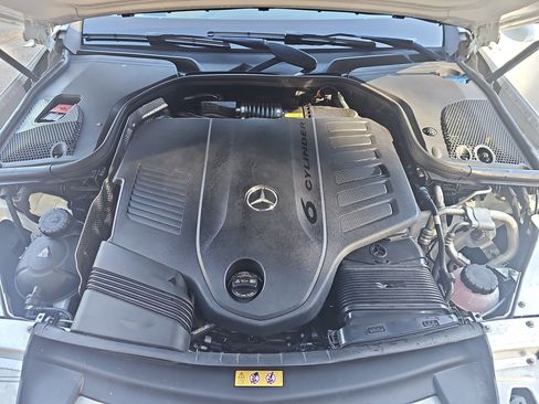 Certified 2022 Mercedes-Benz E 450 4MATIC Sedan image 32