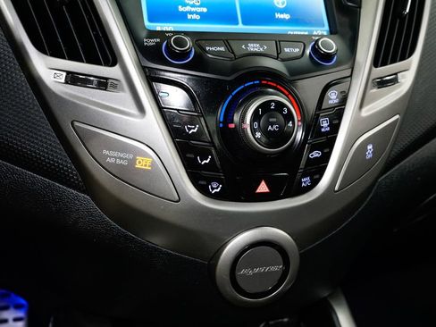 Used 2016 Hyundai Veloster w/ Option Group 02 image 17