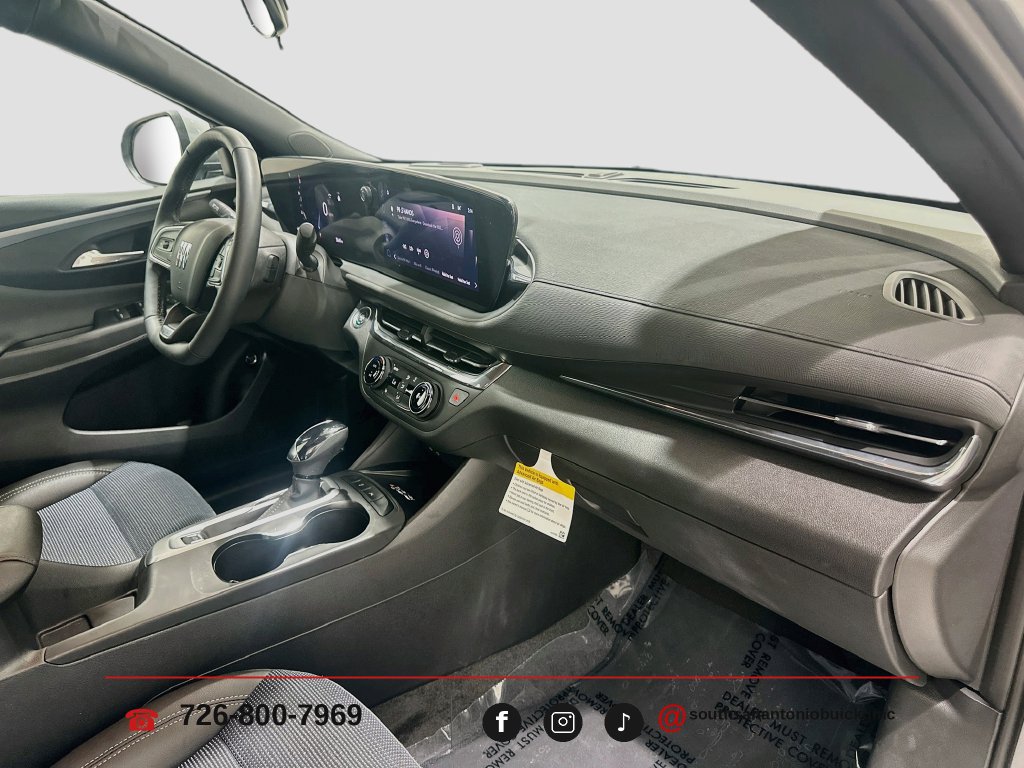 Certified 2025 Buick Envista Preferred w/ Convenience I Package FWD image 30