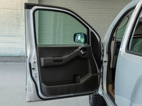 Used 2011 Nissan Xterra PRO-4X w/ Pro-4x Leather Pkg AWD/4WD image 22