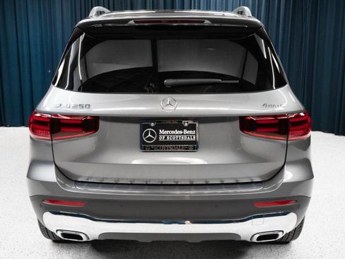 Used 2026 Mercedes-Benz GLB 250 4MATIC image 6