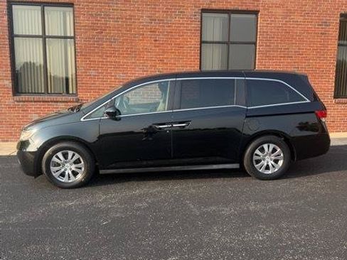 Used 2017 Honda Odyssey EX image 2