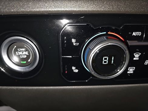 Used 2023 Chevrolet Silverado 1500 LT image 9