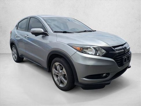 Used 2017 Honda HR-V EX image 3