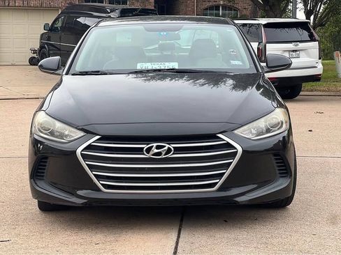 Used 2017 Hyundai Elantra SE FWD image 1
