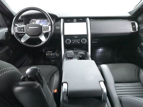 Used 2023 Land Rover Discovery Metropolitan Edition AWD/4WD image 12