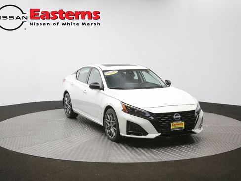 Used 2023 Nissan Altima 2.0 SR FWD image 49