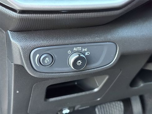 Used 2021 Chevrolet TrailBlazer LS w/ LPO, Blackout Package image 26