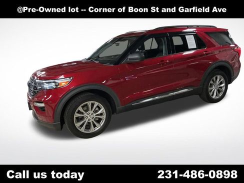 Used 2021 Ford Explorer XLT w/ Equipment Group 202A AWD/4WD image 1