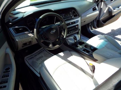 Used 2017 Hyundai Sonata SE image 17