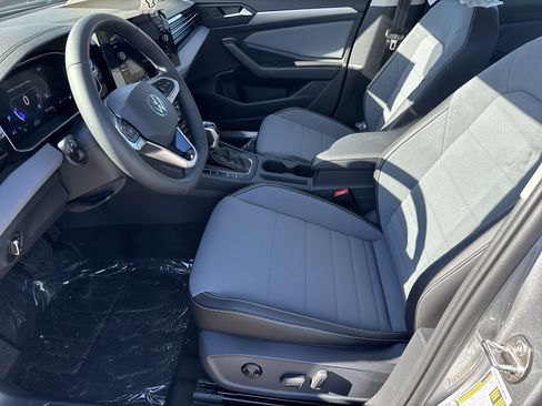 New 2026 Volkswagen Jetta SE FWD image 5