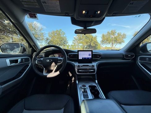 Used 2024 Ford Explorer XLT w/ Equipment Group 202A image 21