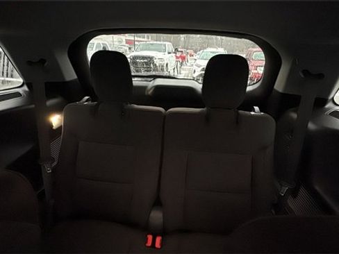 Used 2021 Ford Explorer XLT image 24