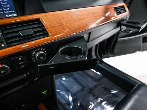 Used 2007 BMW M5 image 26