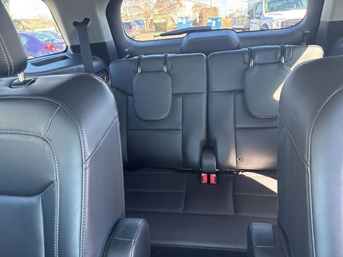 Certified 2022 Ford Explorer XLT w/ Equipment Group 202A image 36