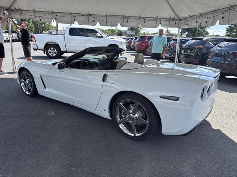 Used 2008 Chevrolet Corvette Convertible w/ Preferred Equipment Group RWD image 7