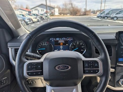 Used 2024 Ford Expedition XLT image 12