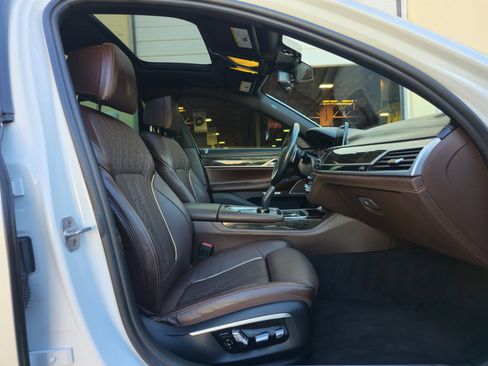 Used 2016 BMW 740i RWD image 27