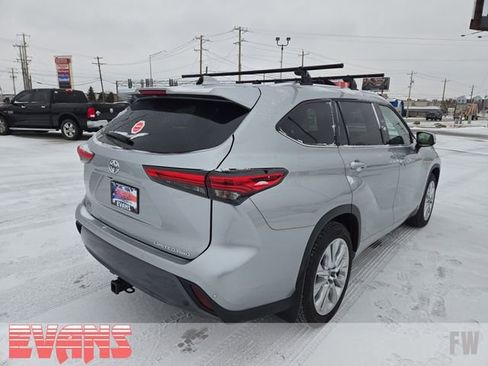 Used 2021 Toyota Highlander Limited image 30