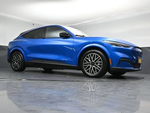 Certified 2025 Ford Mustang Mach-E Premium AWD/4WD image 38