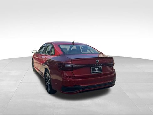 Used 2025 Volkswagen Jetta SE w/ Sunroof Package image 6