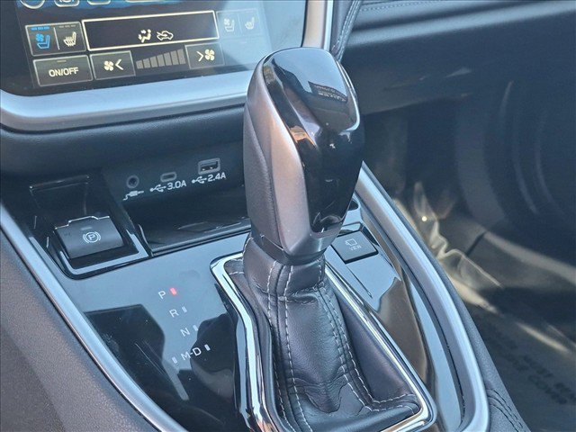 Used 2025 Subaru Outback Touring AWD/4WD image 11