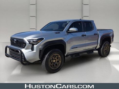 Used 2025 Toyota Tacoma TRD Off-Road AWD/4WD image 1