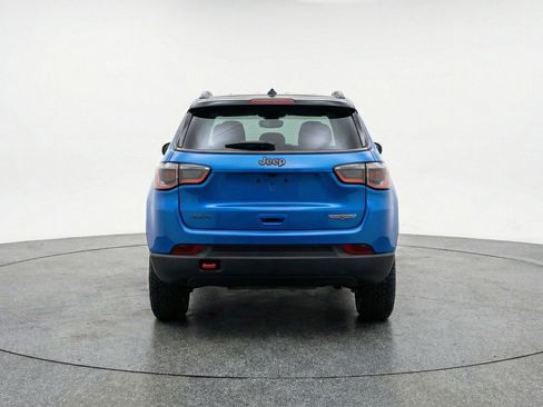 Used 2025 Jeep Compass Trailhawk image 7