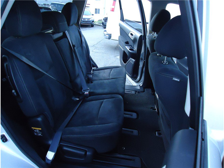 Used 2013 Nissan Pathfinder SV AWD/4WD image 14