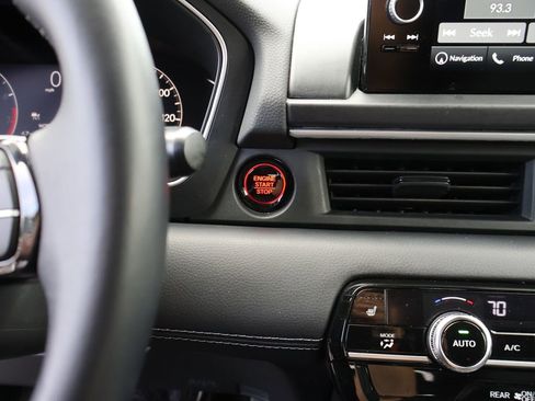 Certified 2023 Honda Pilot Touring image 29
