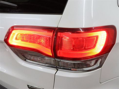 Used 2019 Jeep Grand Cherokee Summit AWD/4WD image 12