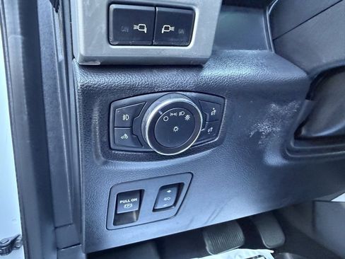 Used 2018 Ford F150 Lariat image 12