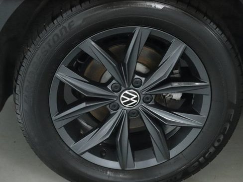 Certified 2024 Volkswagen Tiguan SE AWD/4WD image 12