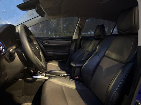 Used 2017 Toyota Corolla SE FWD image 6