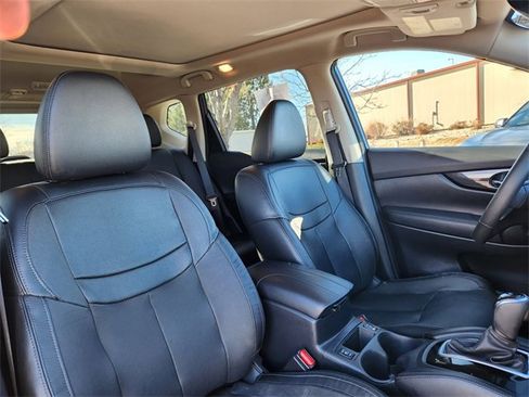Used 2020 Nissan Rogue SL w/ Premium Package image 14